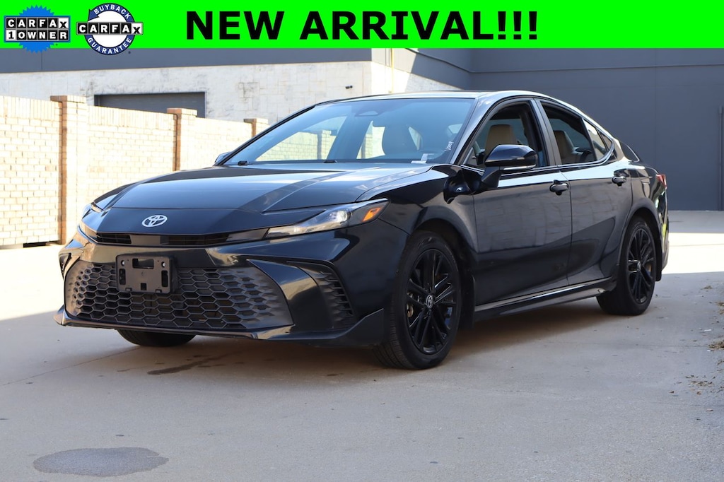 Used 2025 Toyota Camry SE Sedan