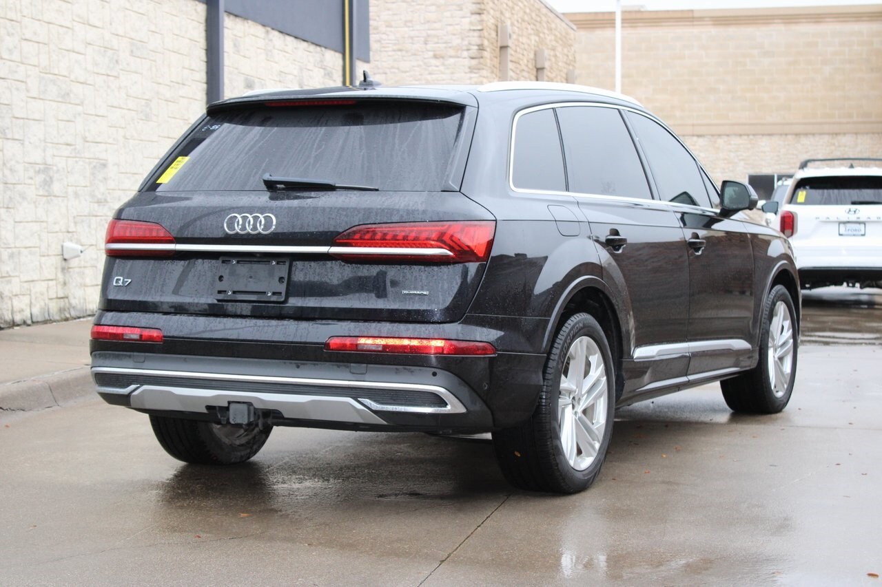 2021 Audi Q7 45 Premium Plus photo 3