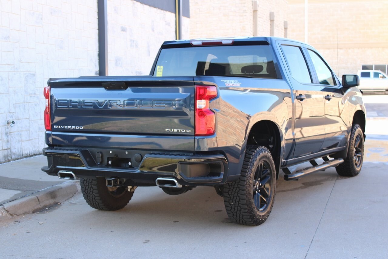 2021 Chevrolet Silverado 1500 Custom Trail Boss photo 3