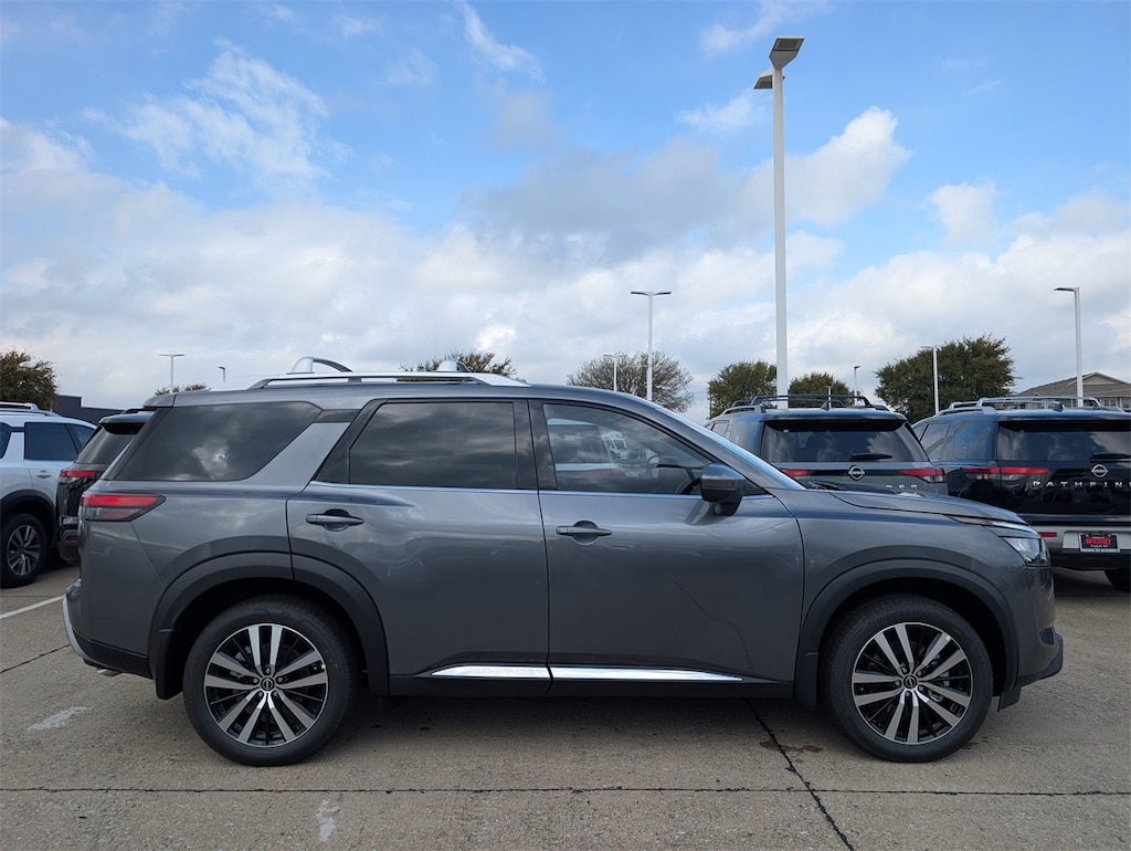 New 2025 Nissan Pathfinder Platinum SUV