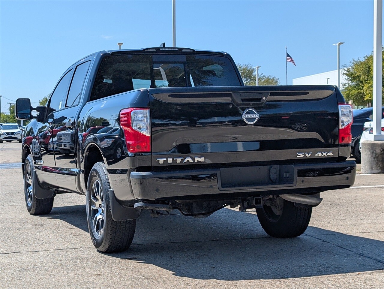 2024 Nissan Titan SV photo 3