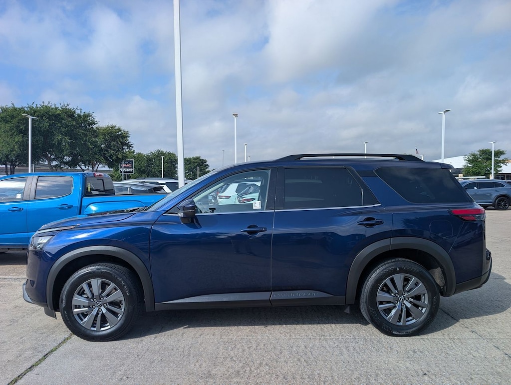 Used 2025 Nissan Pathfinder SV SUV