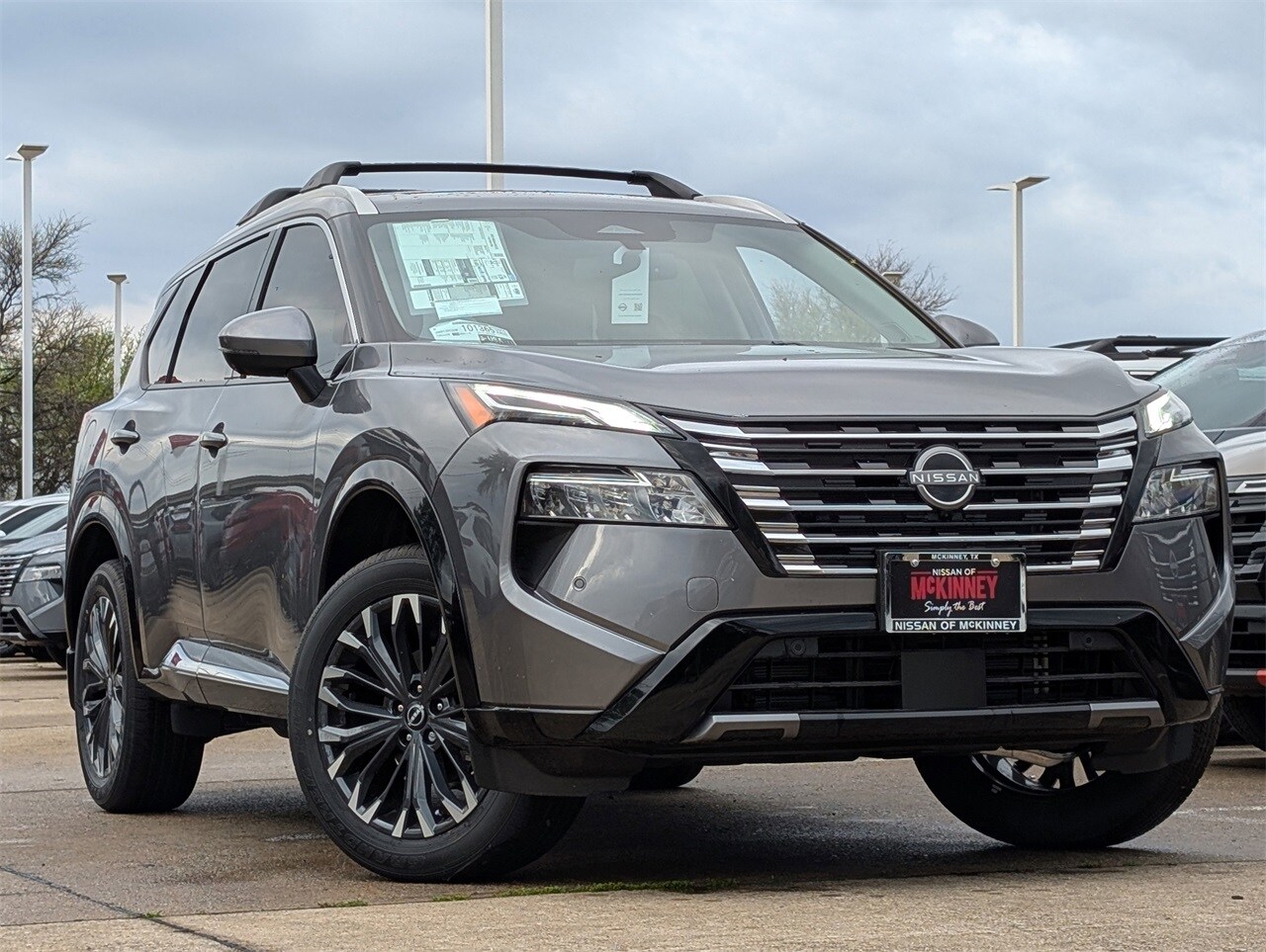 2025 Nissan Rogue Platinum photo 2