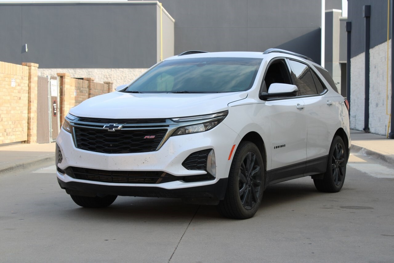 2023 Chevrolet Equinox RS photo 2