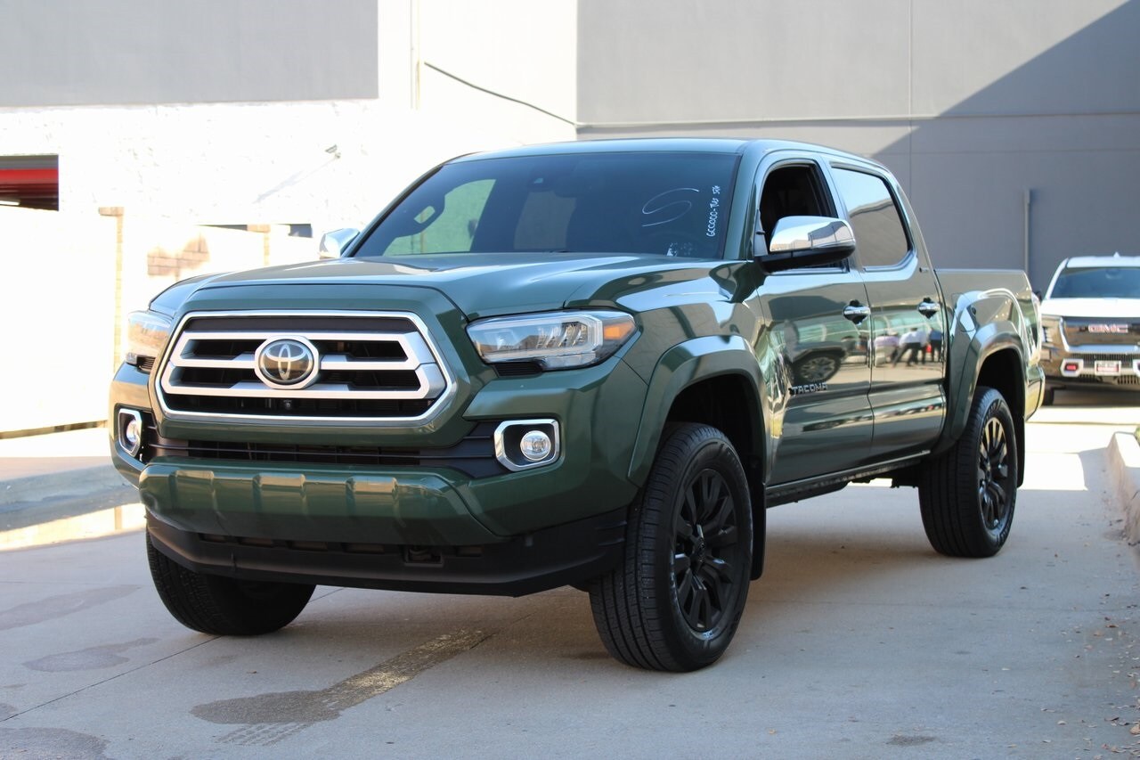 2021 Toyota Tacoma Limited V6 photo 2