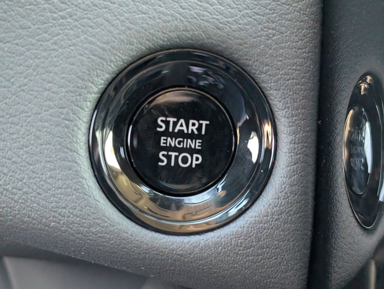 2026 Nissan Armada SV - Photo 14