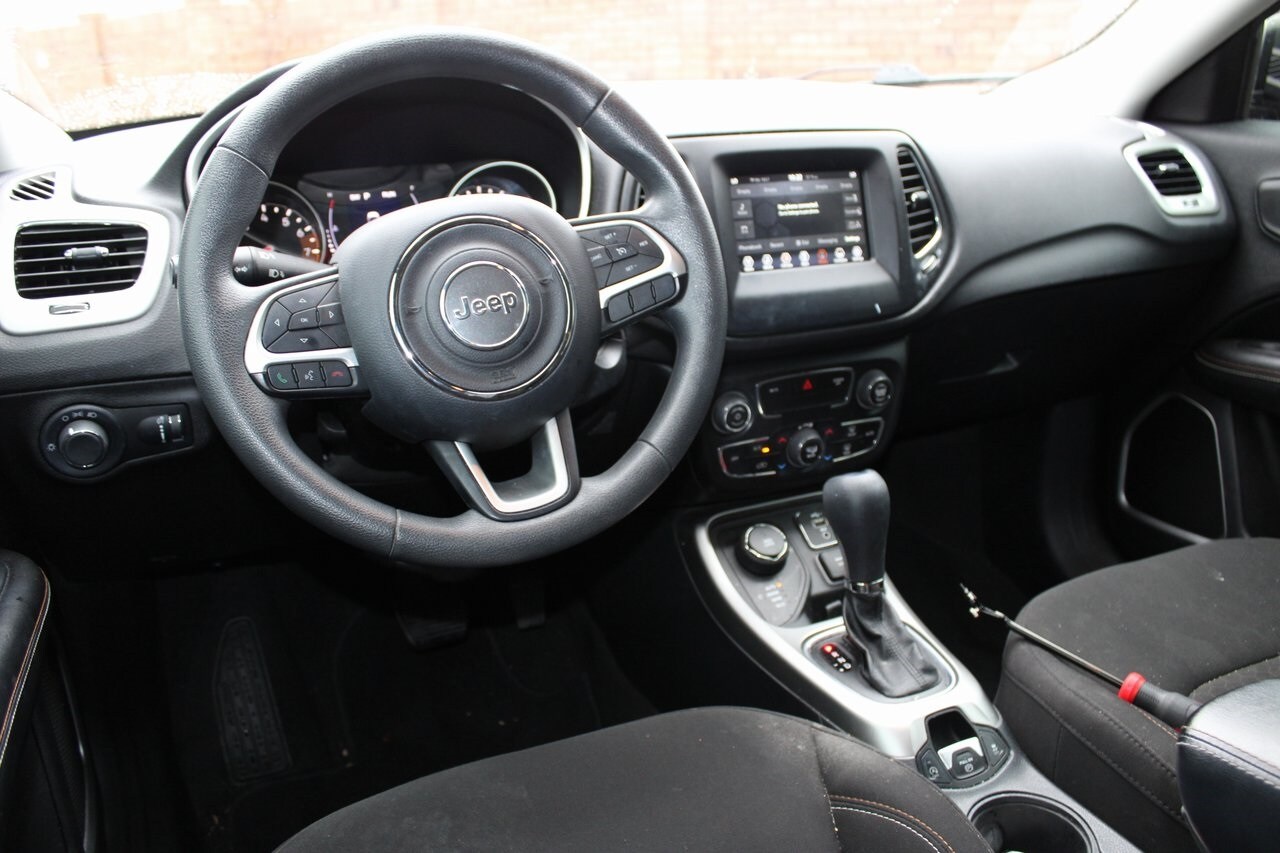 2020 Jeep Compass Sport photo 3