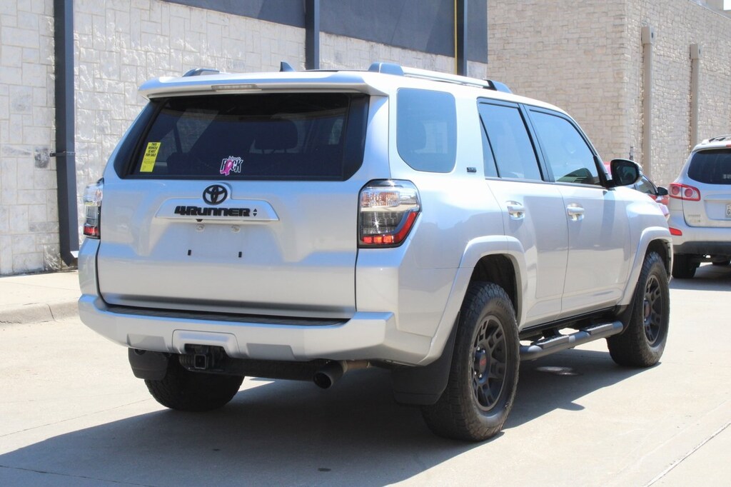 Used 2024 Toyota 4Runner SR5 Premium w/Nav/3rdrowseating/Moonroofpkg SUV
