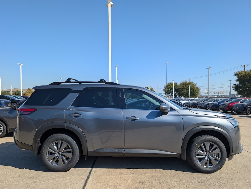 New 2025 Nissan Pathfinder SV SUV