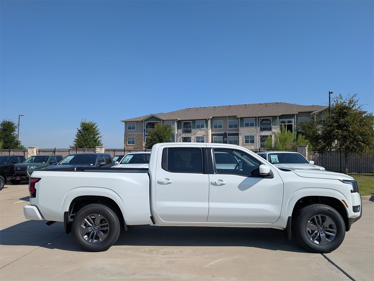 2026 Nissan Frontier photo 3