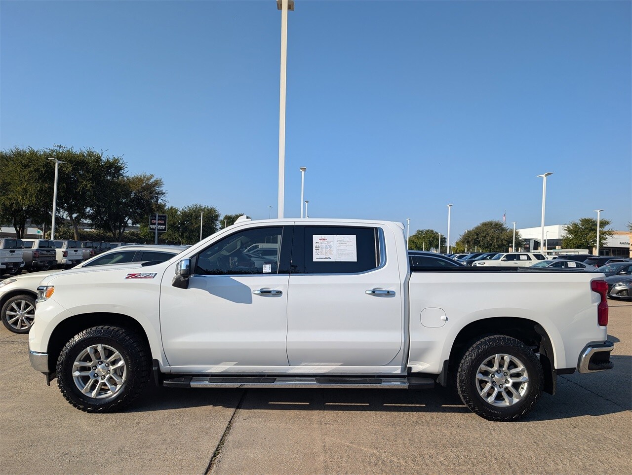 2023 Chevrolet Silverado 1500 LTZ Z71 photo 2