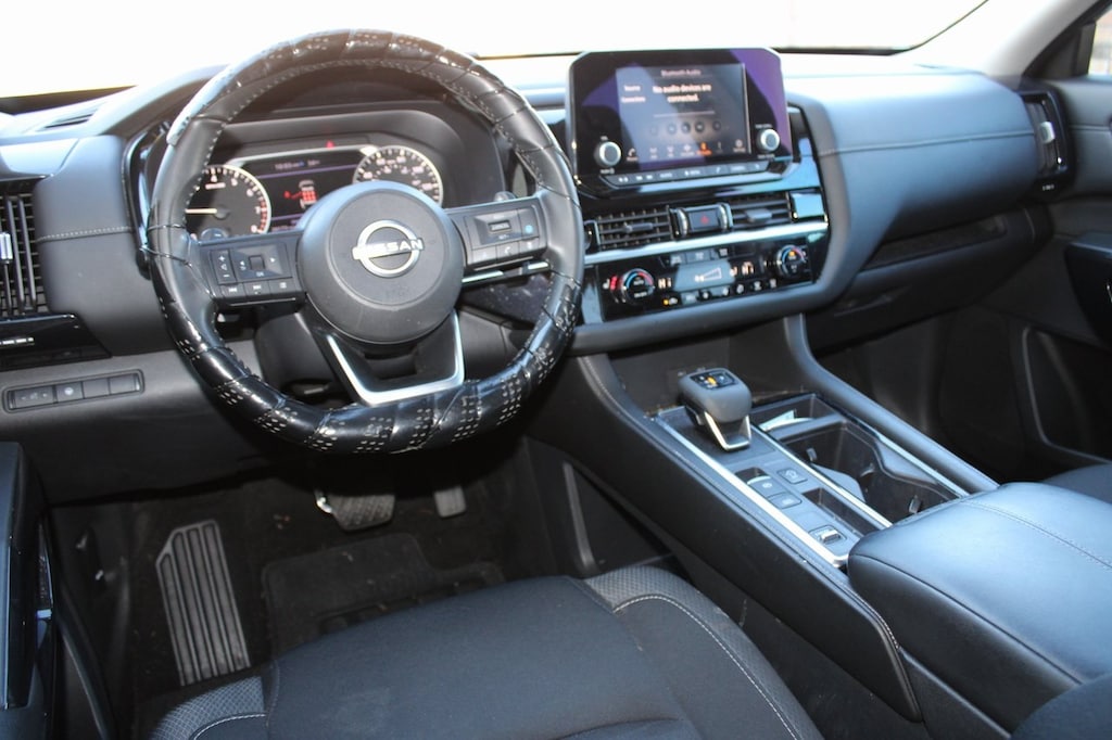 Used 2024 Nissan Pathfinder SV SUV