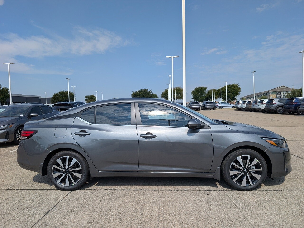 2025 Nissan Sentra SV photo 3