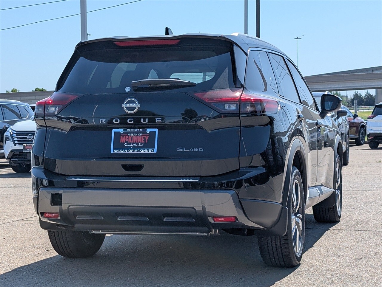 2025 Nissan Rogue SL photo 4