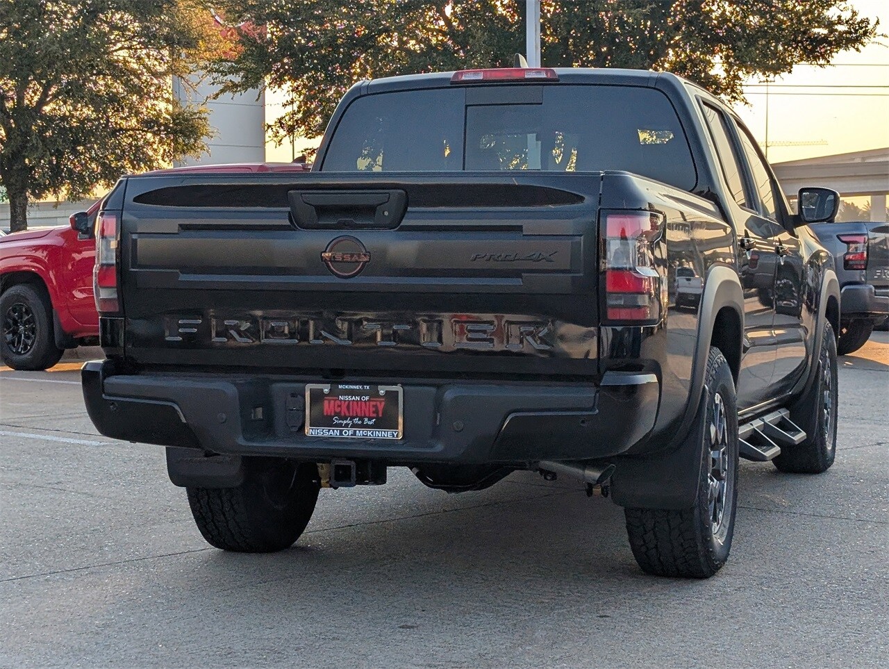 2026 Nissan Frontier photo 3