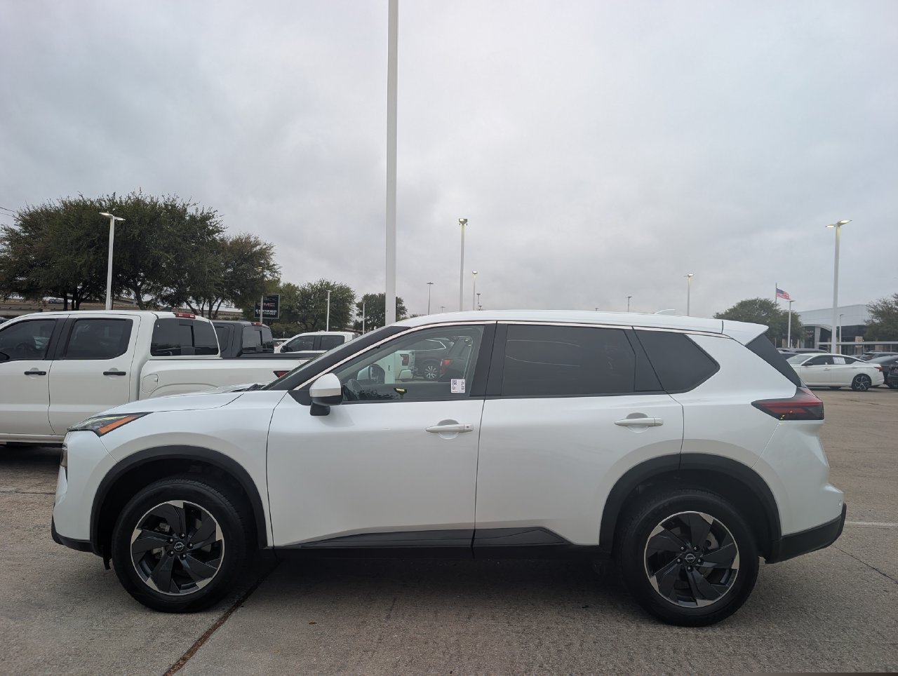 Used 2024 Nissan Rogue SV SUV