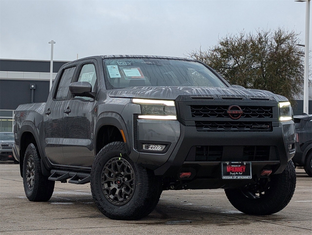 2026 Nissan Frontier PRO-4X photo 2