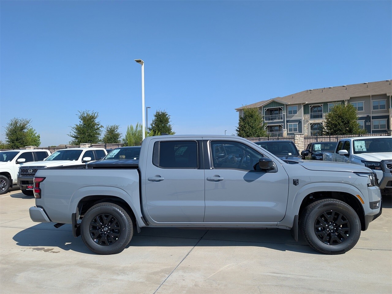 2026 Nissan Frontier photo 3