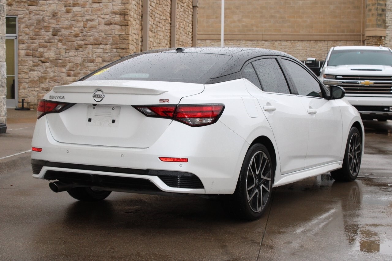 2025 Nissan Sentra SR photo 3