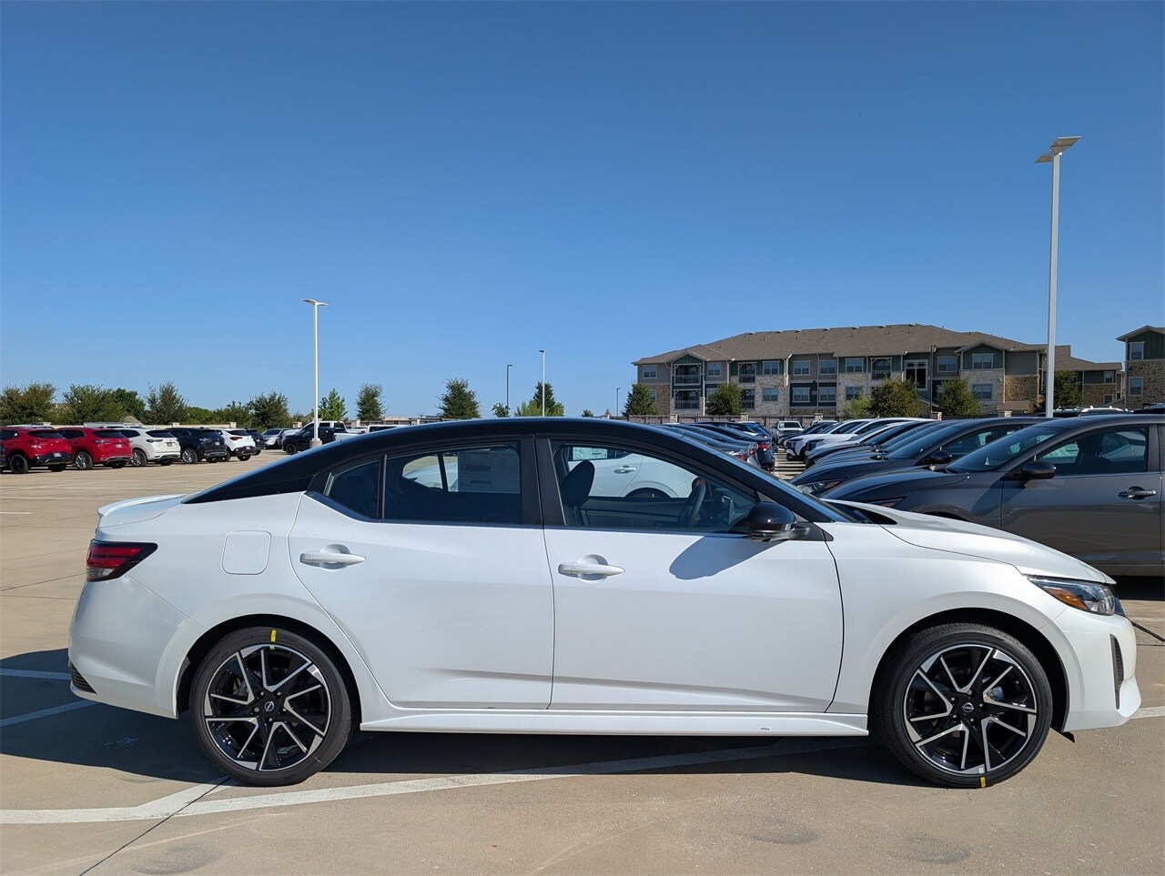 2025 Nissan Sentra SR photo 3