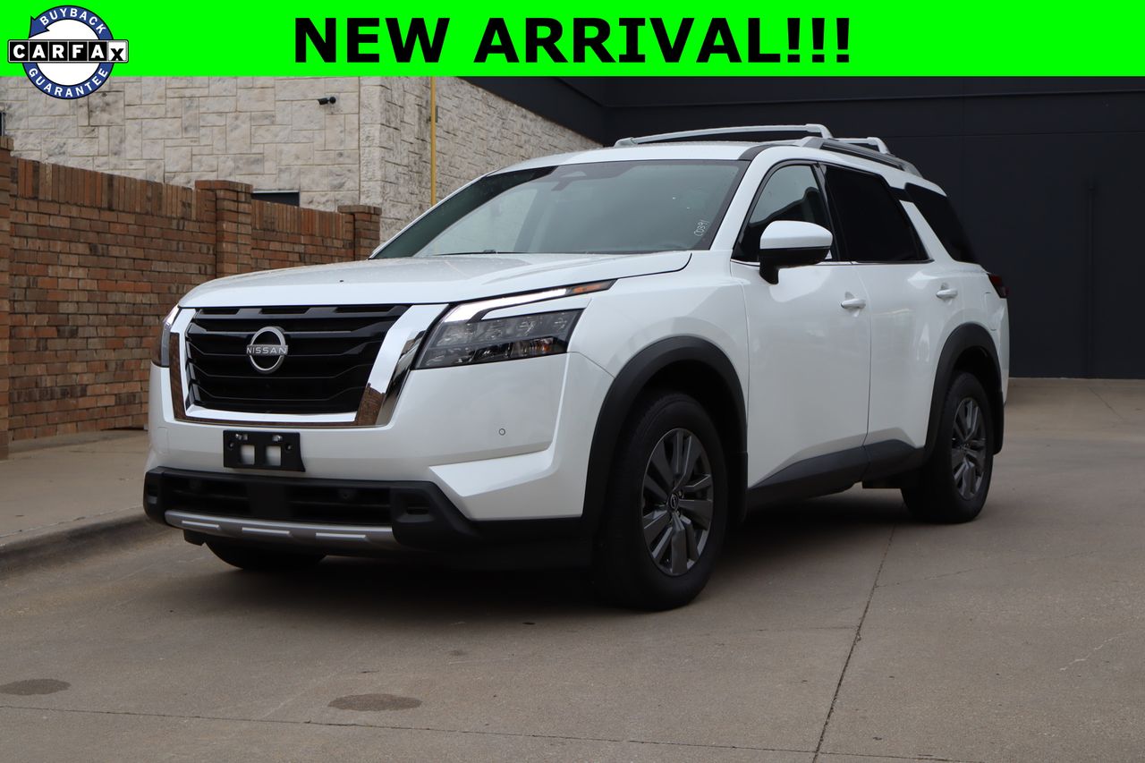 2025 Nissan Pathfinder SL 4WD's photo