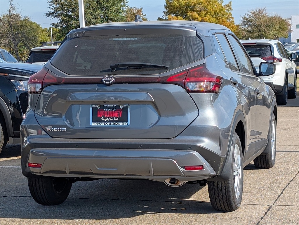 New 2025 Nissan Kicks Play S SUV
