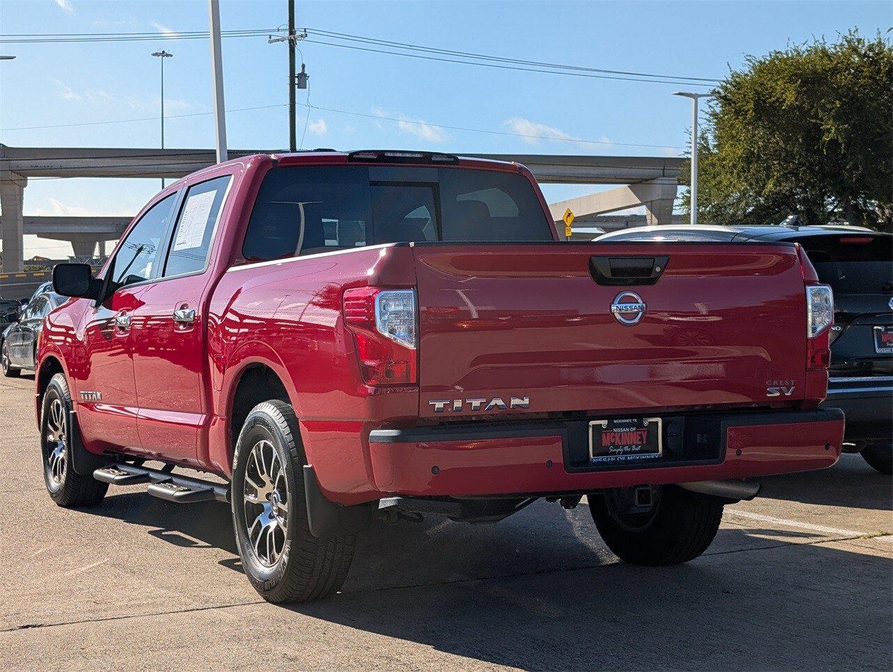 2021 Nissan Titan SV Crew Cab photo 2