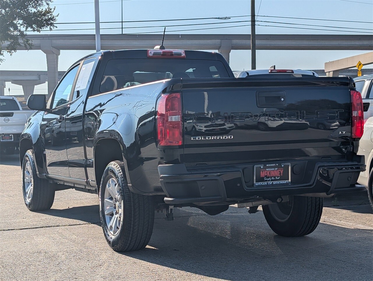 2021 Chevrolet Colorado LT photo 3