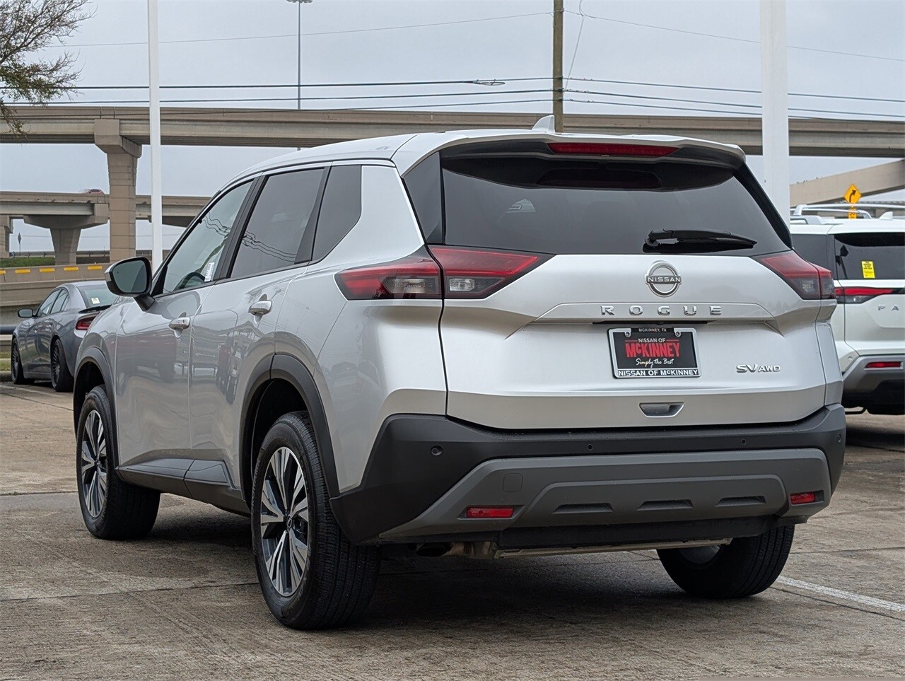 2023 Nissan Rogue SV photo 3