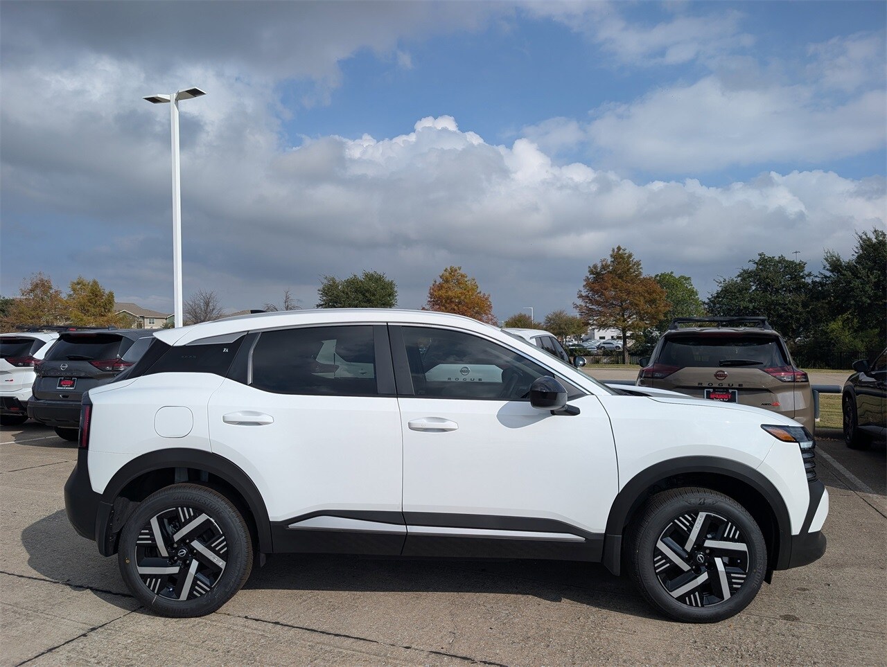 2026 Nissan Kicks SV photo 2