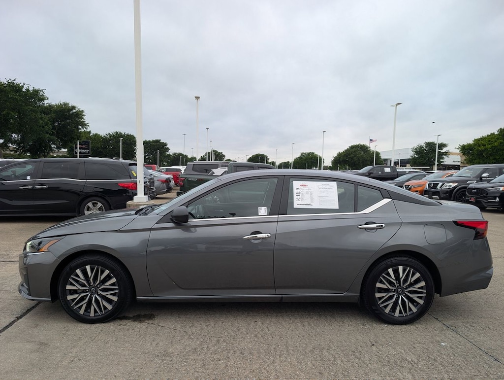 Used 2025 Nissan Altima 2.5 SV Sedan