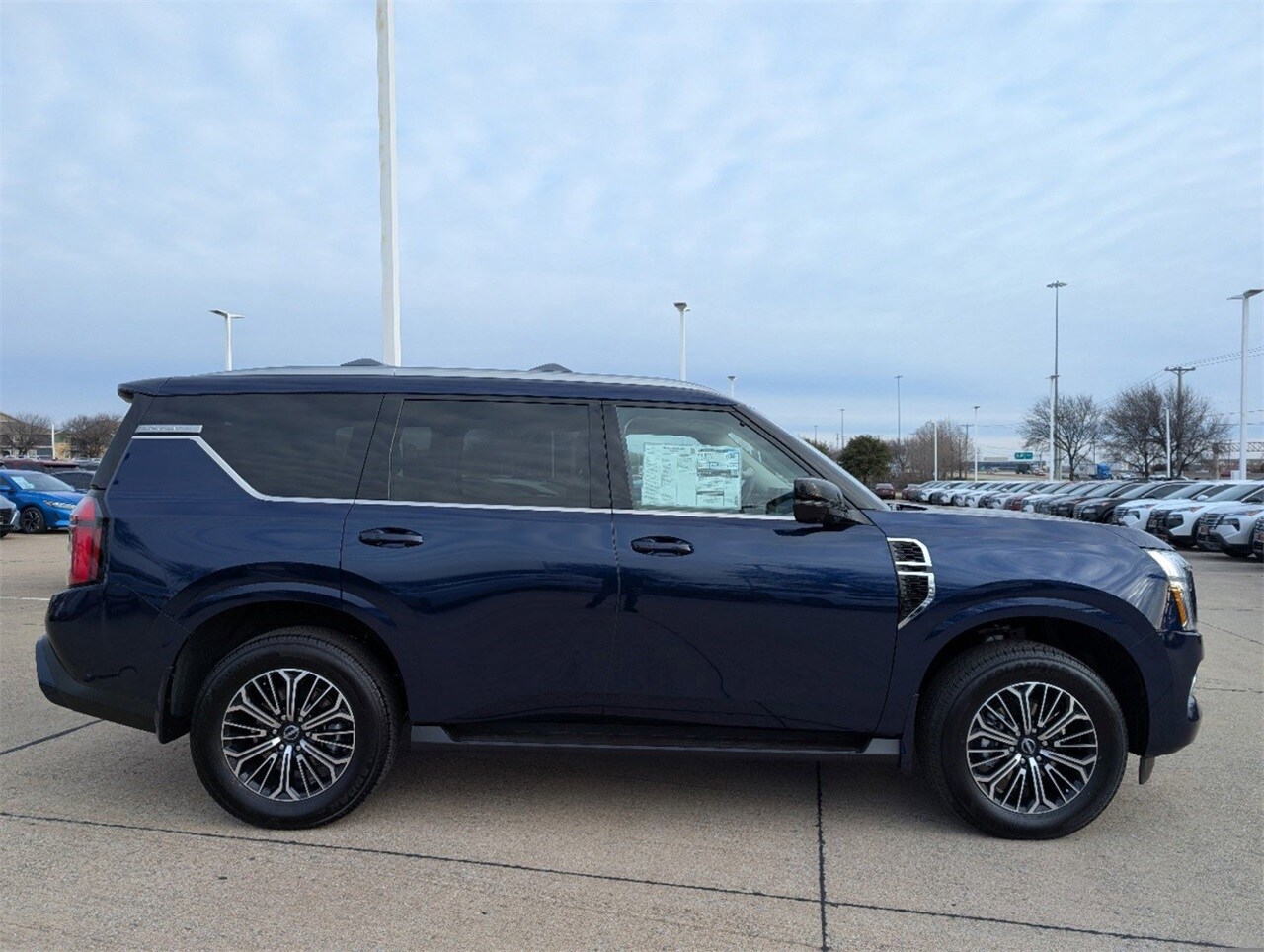 2025 Nissan Armada Platinum photo 2
