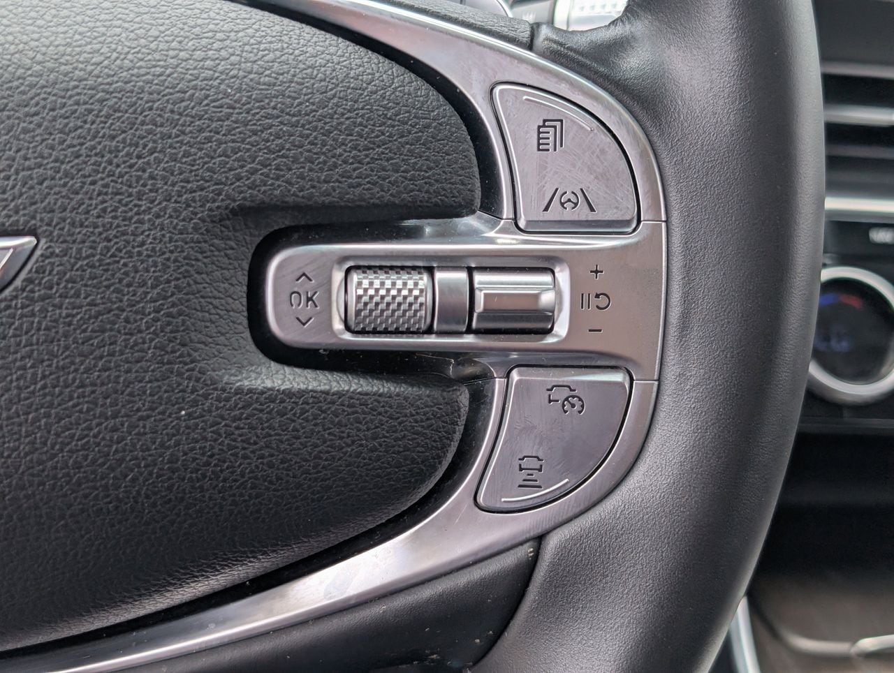 2024 GENESIS GV80 Standard - Photo 21