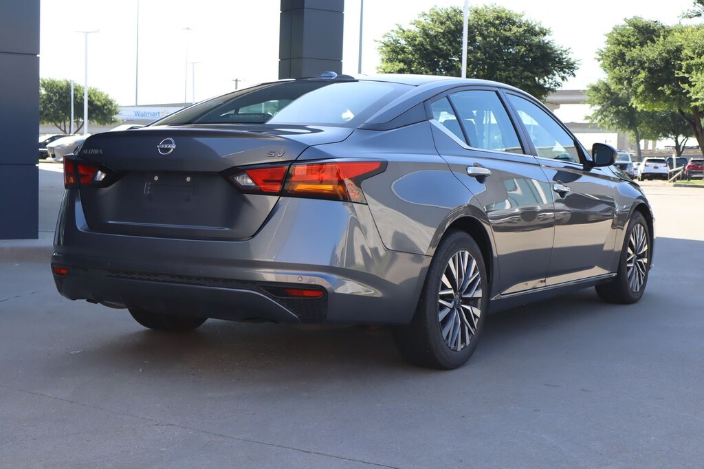 Used 2024 Nissan Altima 2.5 SV Sedan