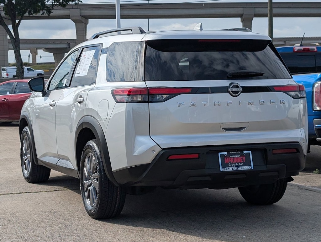 Used 2025 Nissan Pathfinder SV SUV