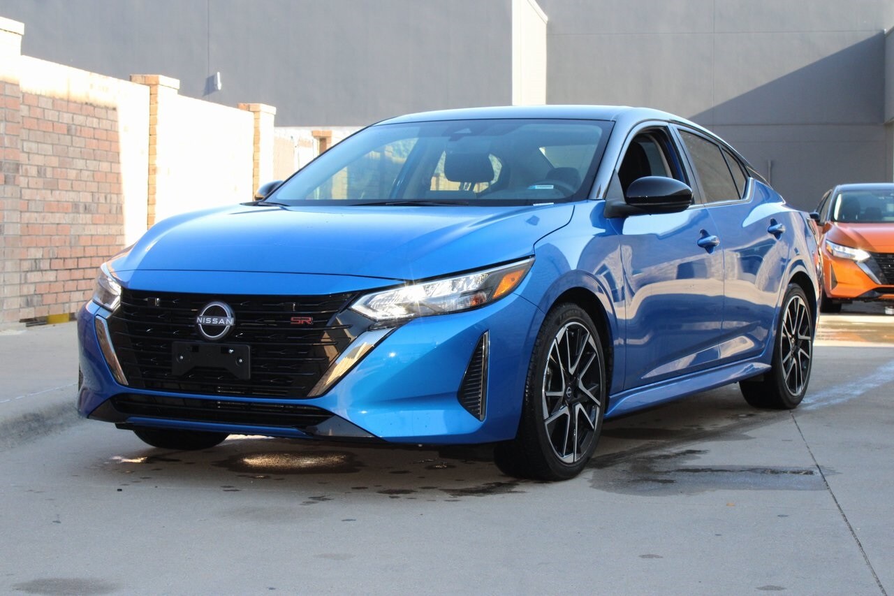 2024 Nissan Sentra SR photo 2