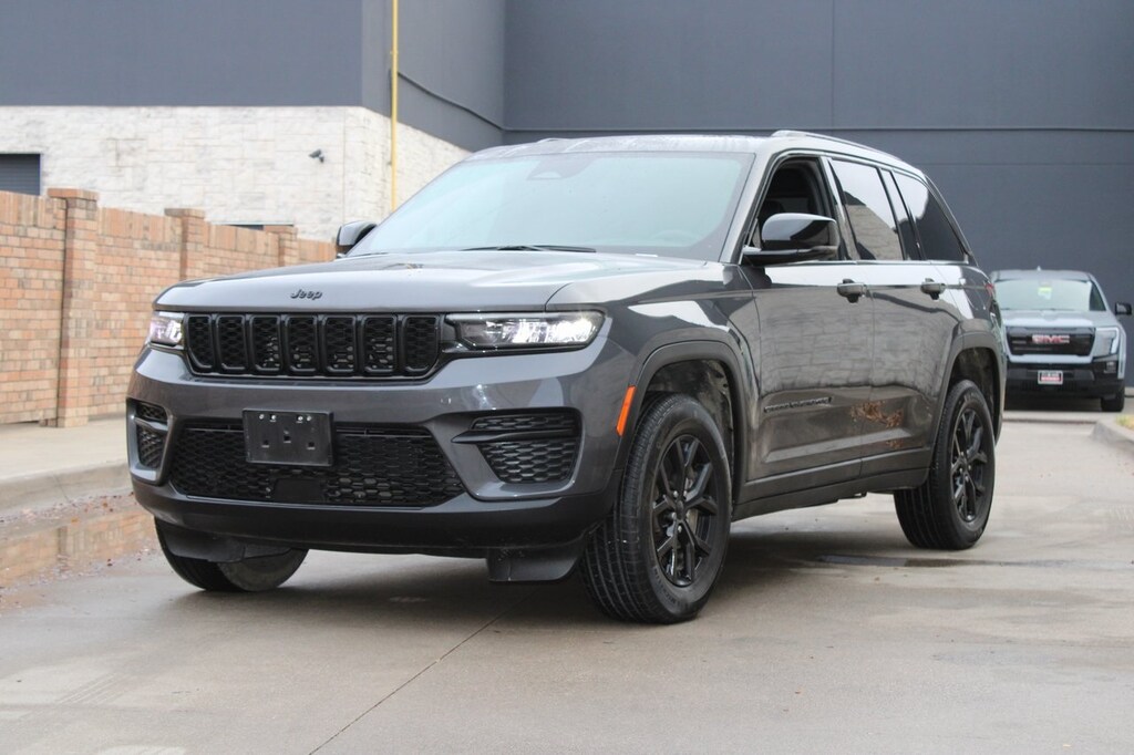 Used 2024 Jeep Grand Cherokee Altitude w/Appearancepkg SUV
