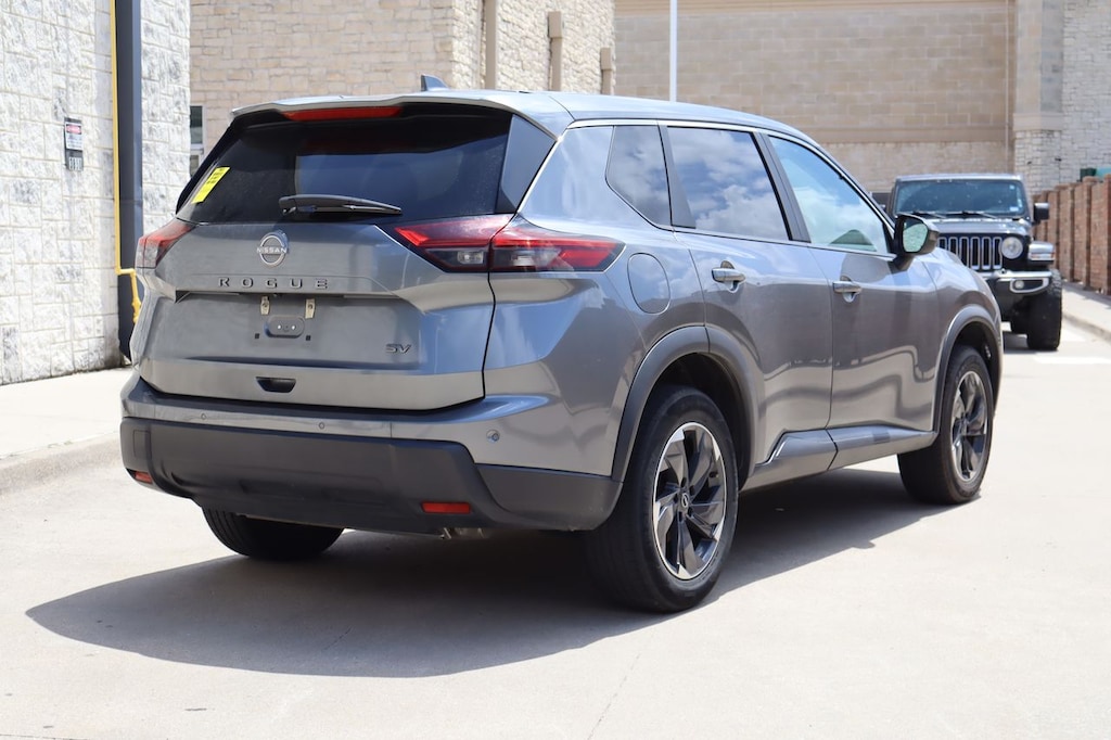 Used 2024 Nissan Rogue SV SUV