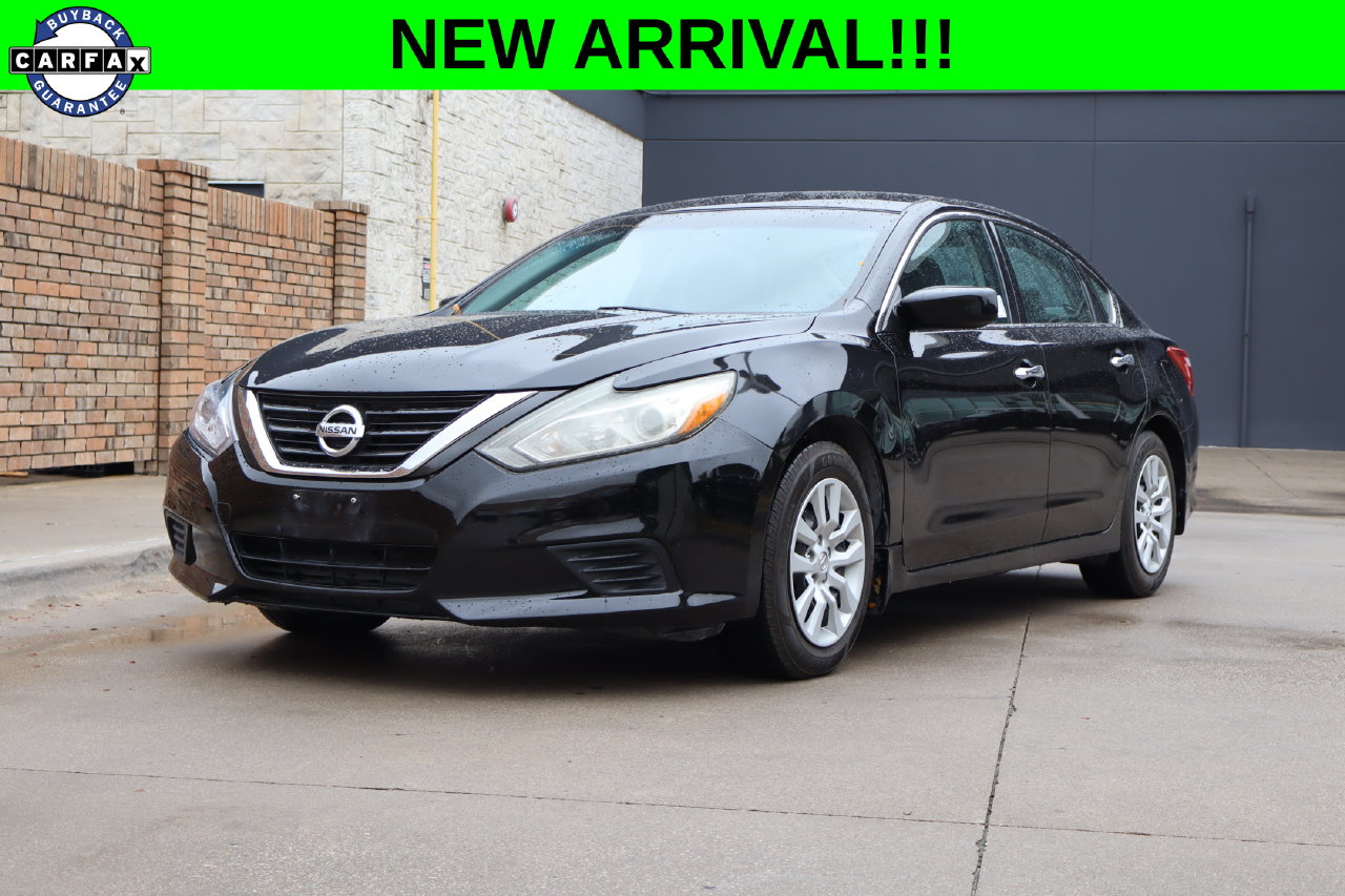 Super Black 2017 Nissan Altima Sedan Front-Wheel Drive Continuously Variable Transmission