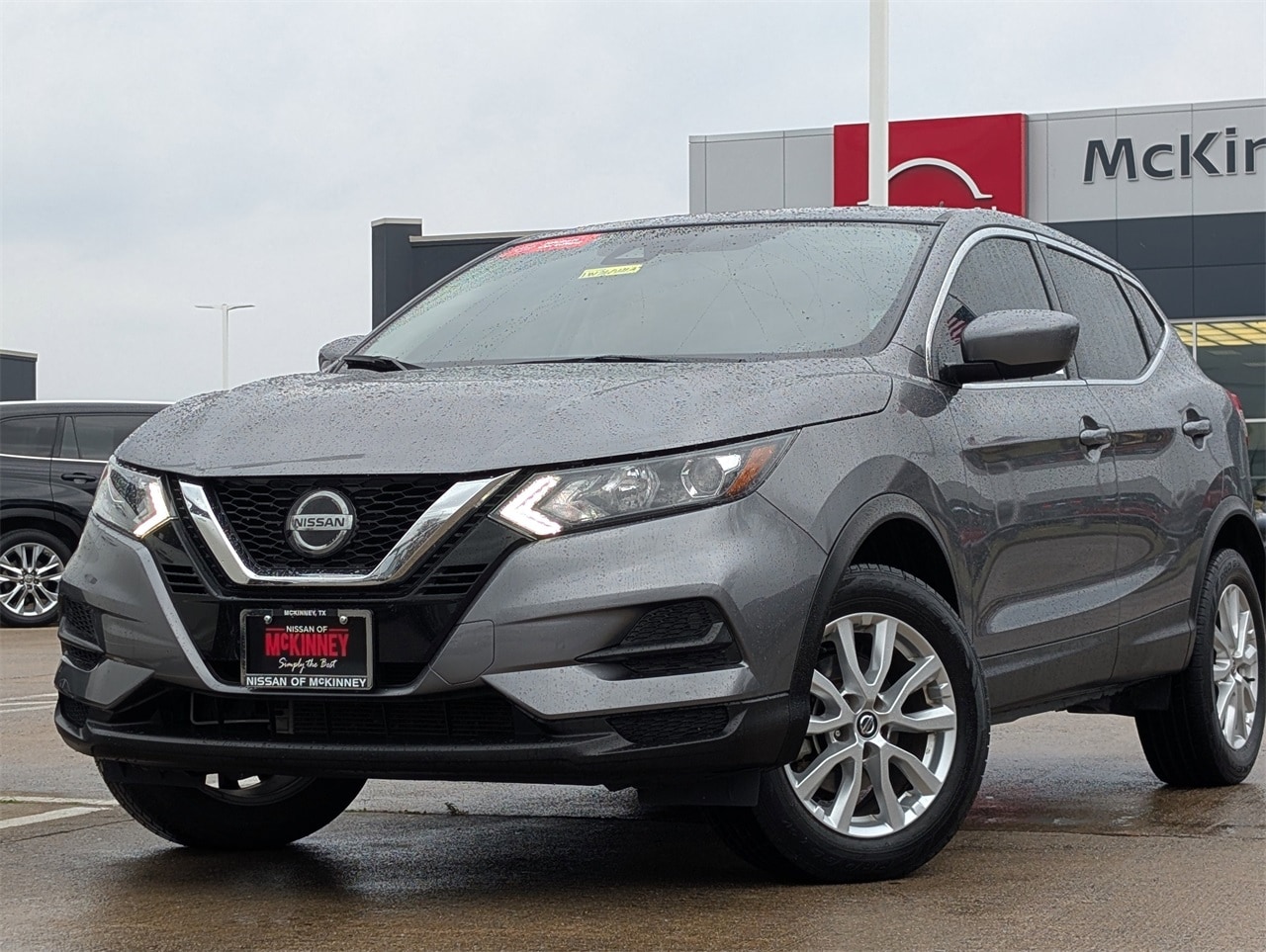 2020 Nissan Rogue Sport S's photo