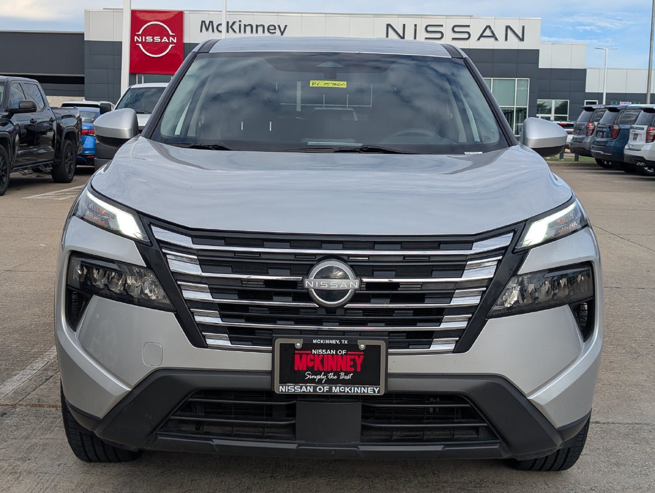 2024 Nissan Rogue SV thumbnail 6