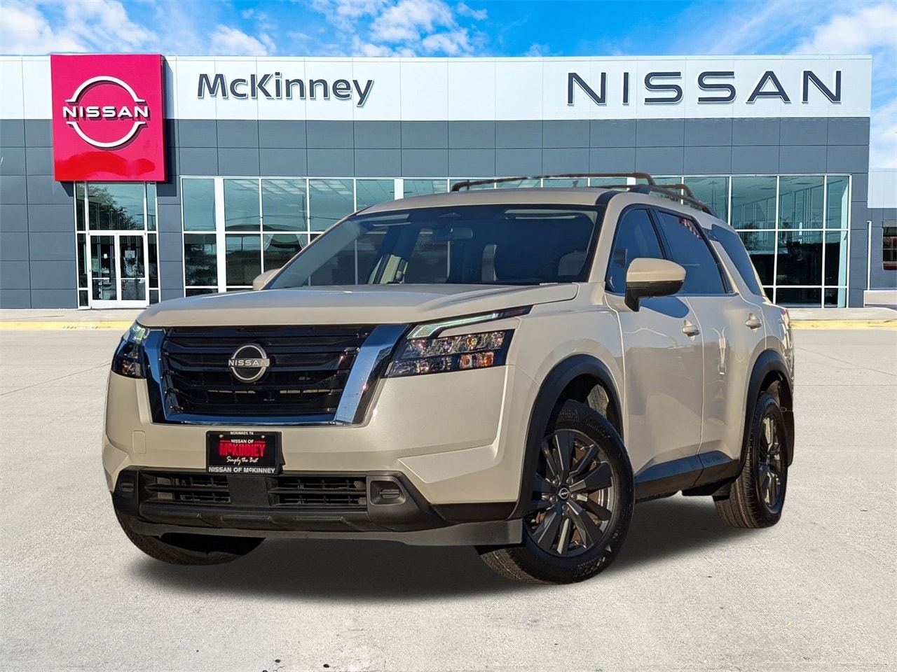 2023 Nissan Pathfinder SV's photo