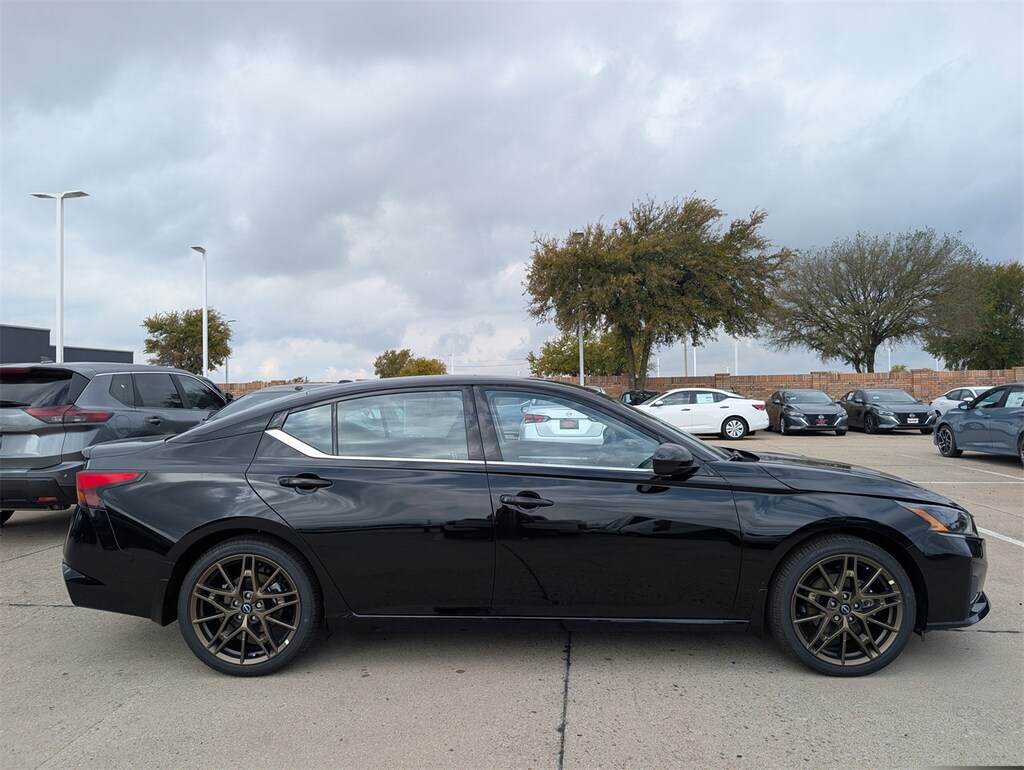 New 2025 Nissan Altima SR Sedan