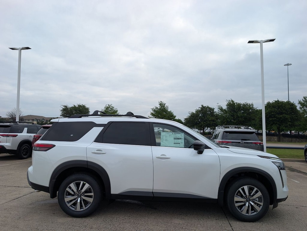 New 2026 Nissan Pathfinder SL SUV