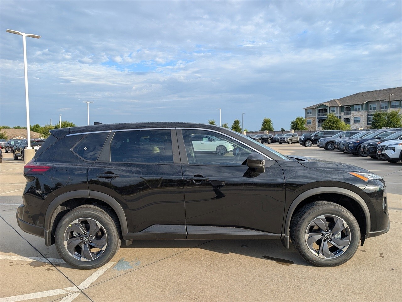 2026 Nissan Rogue SV photo 2