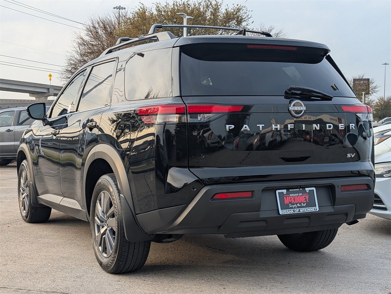 2024 Nissan Pathfinder SV photo 4