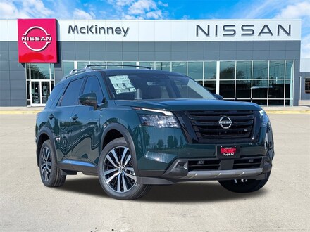 2025 Nissan Pathfinder Platinum SUV