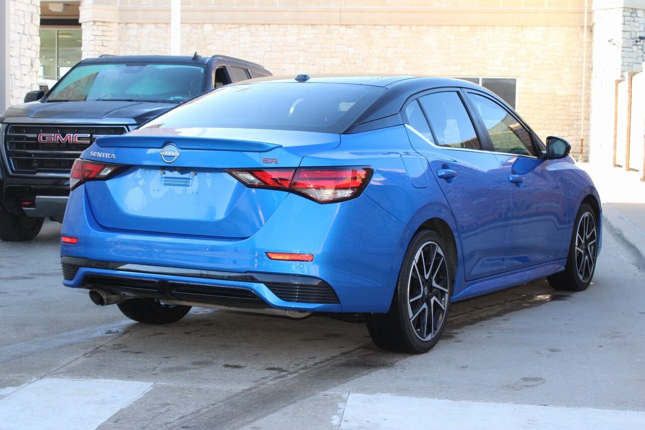 2024 Nissan Sentra SR photo 3