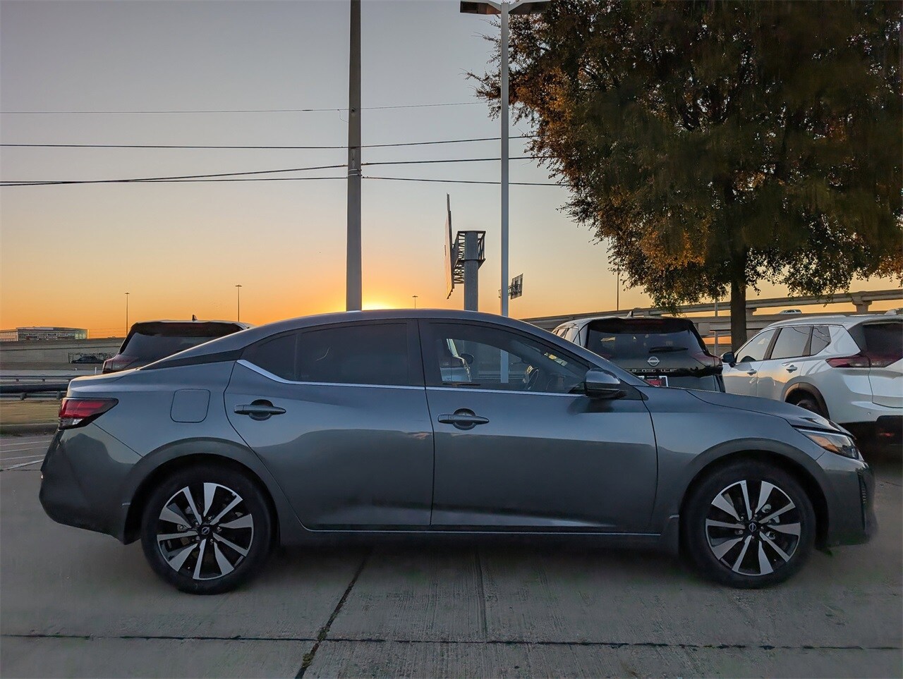 2025 Nissan Sentra SV photo 3