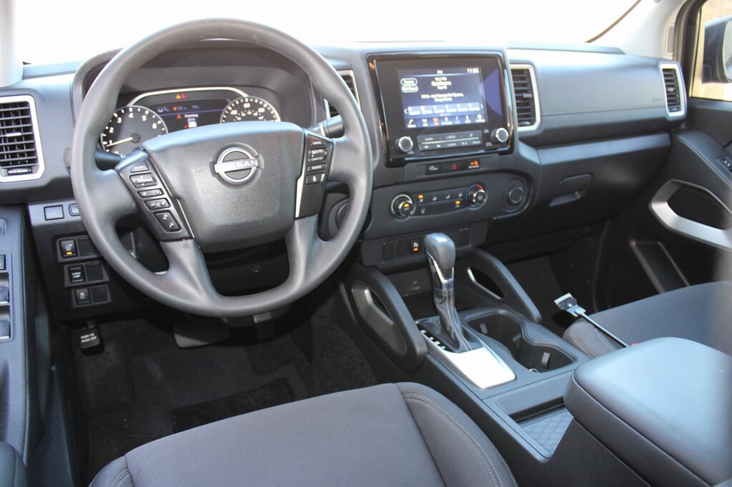 Used 2024 Nissan Frontier SV w/Techpkg Truck Crew Cab